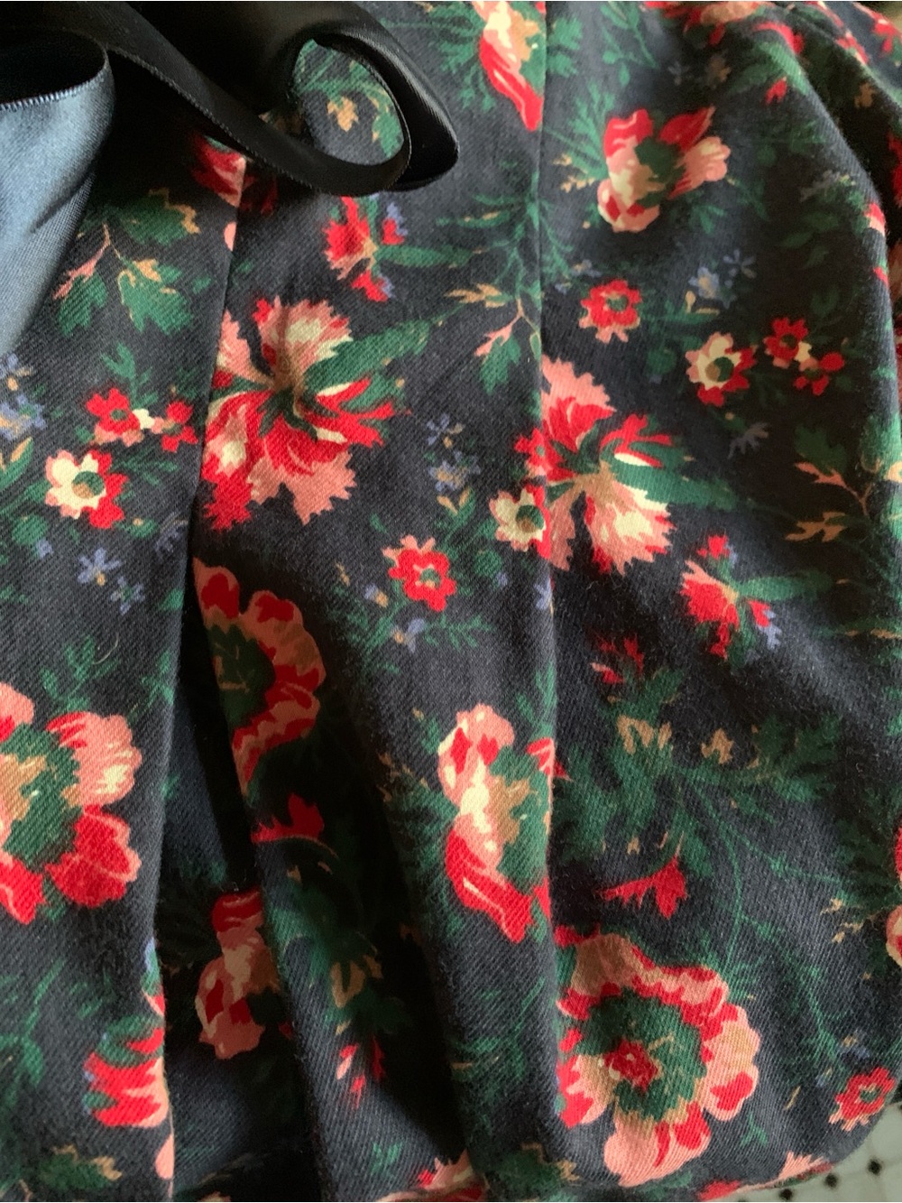 Vintage Laura Ashley Floral Navy Midi Dress with Contrast Collar 8 - Picture 11 of 12